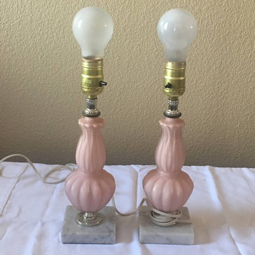 A set of 2 antique lamps